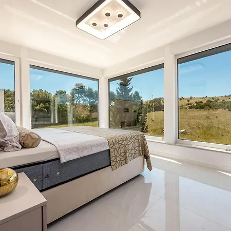 Weiss Villa